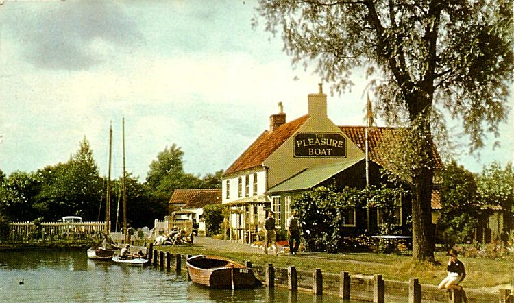 The Pleasure Boat Inn and Dyke